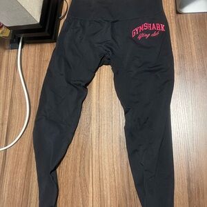 Gymshark women’s Black Leggings with pink Logo